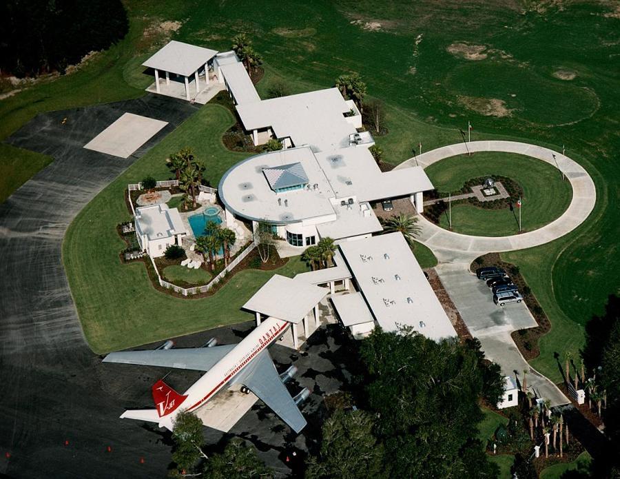 aeropuerto travolta