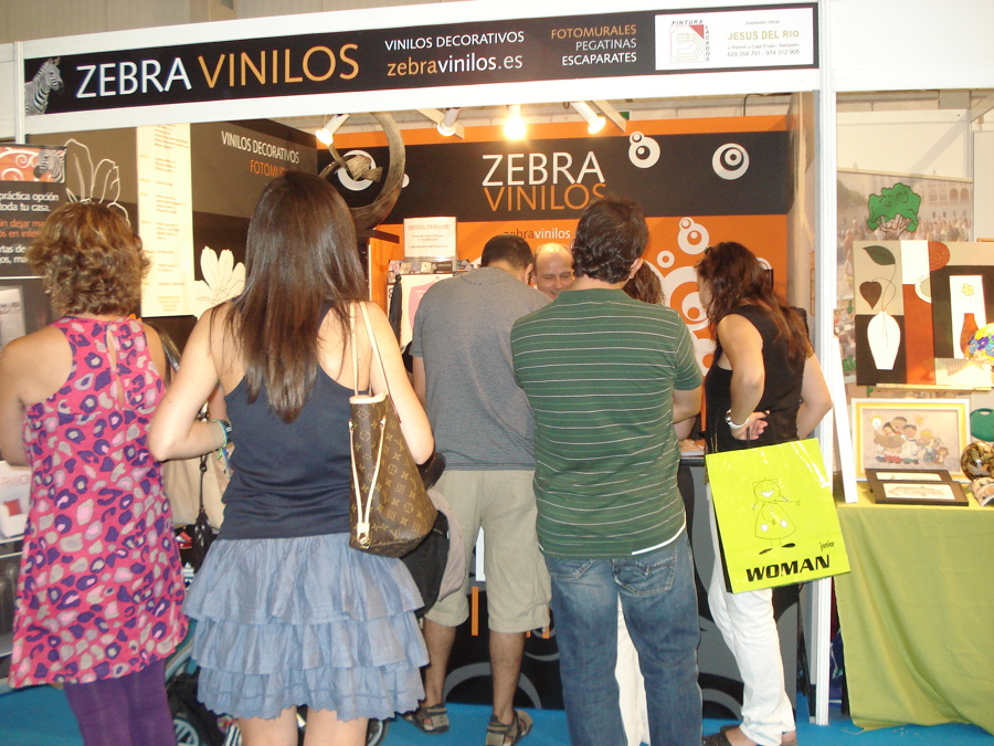 AFLUENCIA DE CLIENTES EN EL STAND