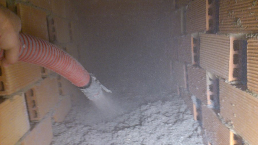 Aislamiento sin obras por insuflación de celulosa