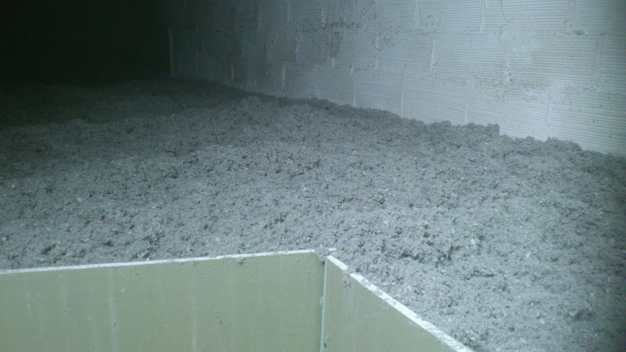 Aislar con celulosa en piso