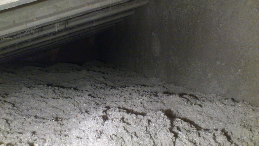 Aislar con celulosa en tejado