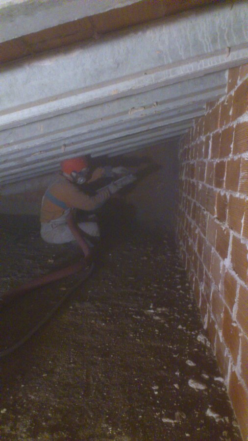 Aislar con proyectado de celulosa