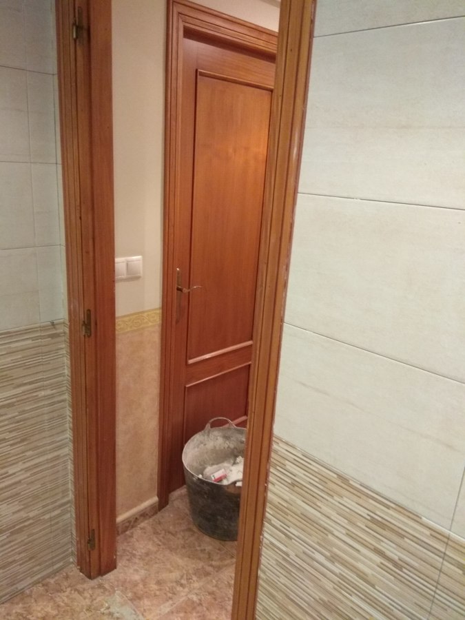 Ajuste de cantoneras para no quitar los tapajuntas