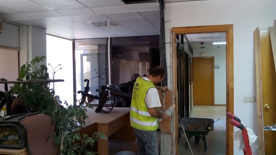 Albañileria con adecuación de oficinas