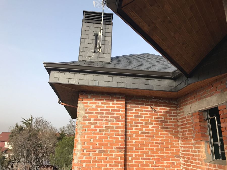 Alero forrado de madera