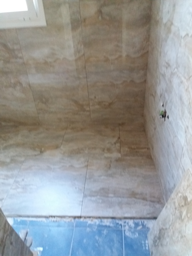 Alicatado baño porcelanic modelo marmol