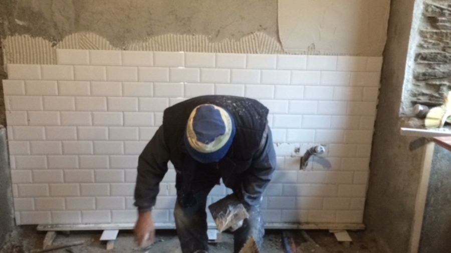 ALICATADO CON CERAMICA RUSTICA EN COCINA