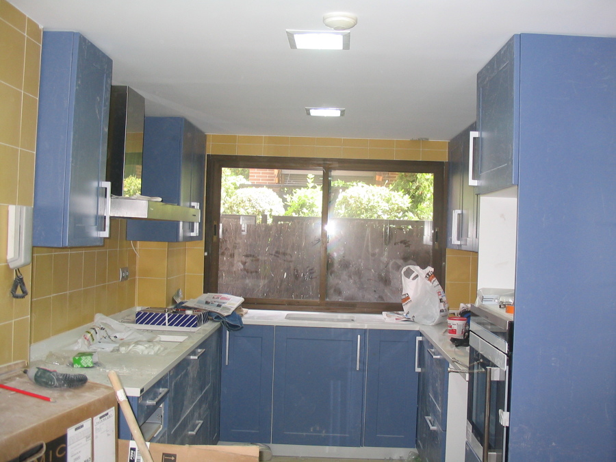 Alicatado y amueblado de una cocina