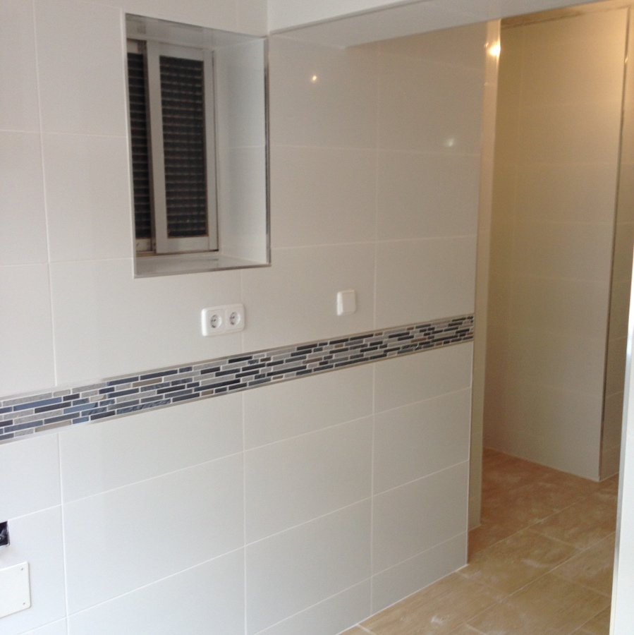 Alicatado zona horno y vitro