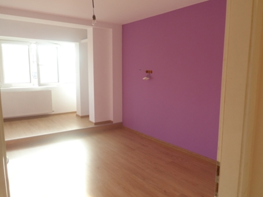 Alisar paredes ,pintar ,puertas y tarima. .