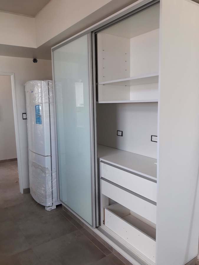 Almacenamiento con Puertas Corredizas