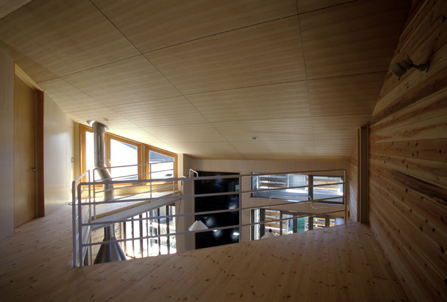 Altillo espacio de distribuidor delante de la habitaciones. 