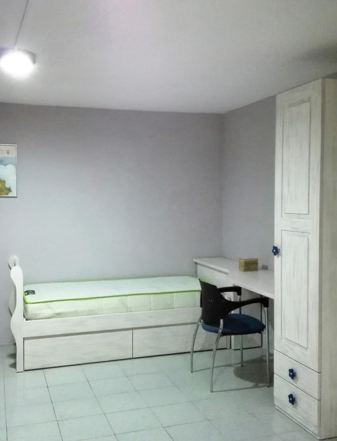 Ambiente infantil con cama nido 2 contenedores en lacado blanco +patina gris