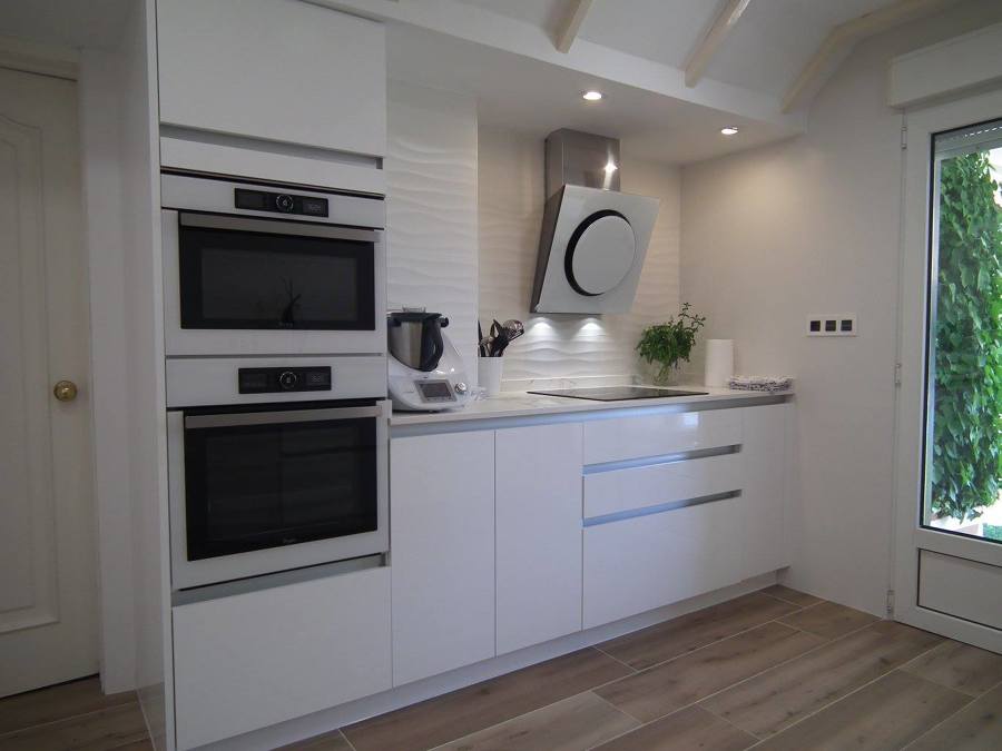 Amueblamiento de cocina moderna.