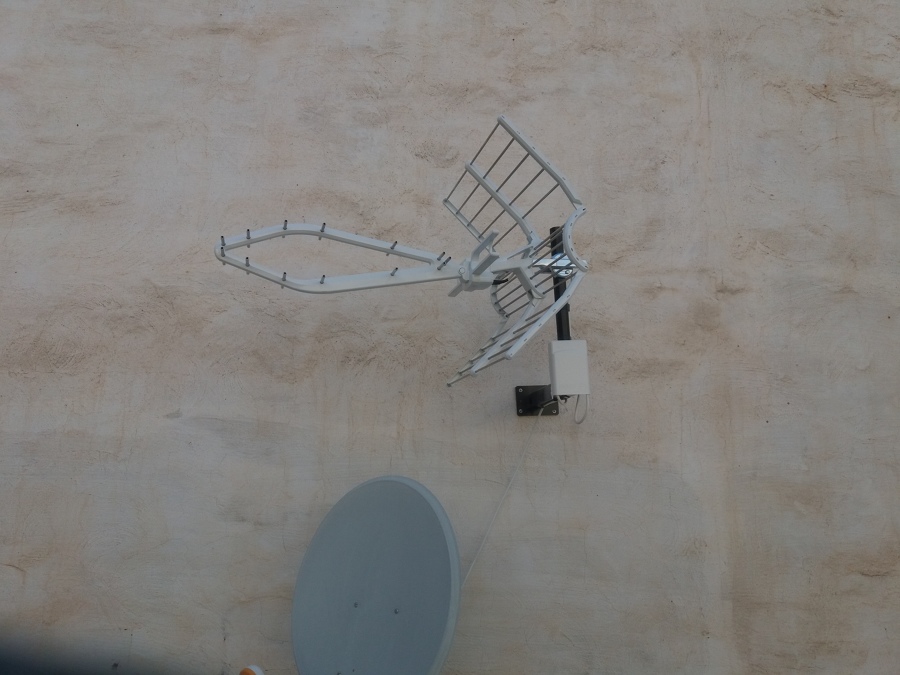 Antena tdt Fagor con amplificador de mástil