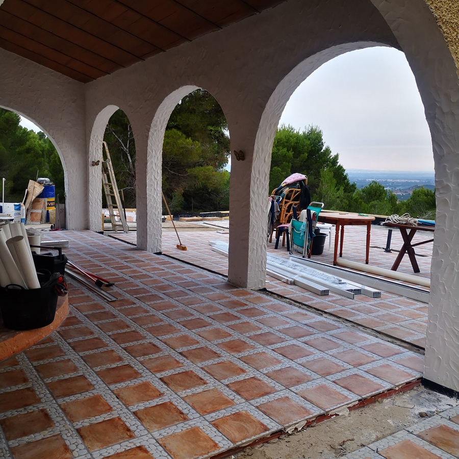 antes de las correderas.