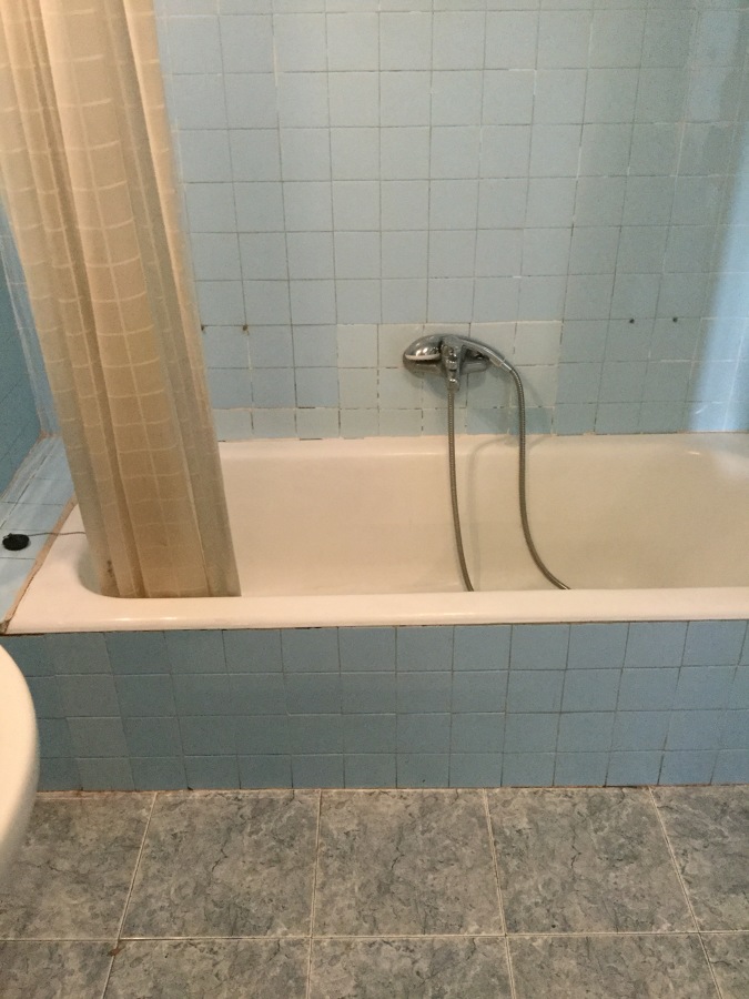 Antigua bañera de baño principal