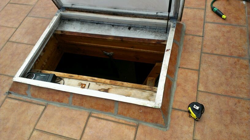 Antigua salida de Escalera Escamotable en Castro Urdiales