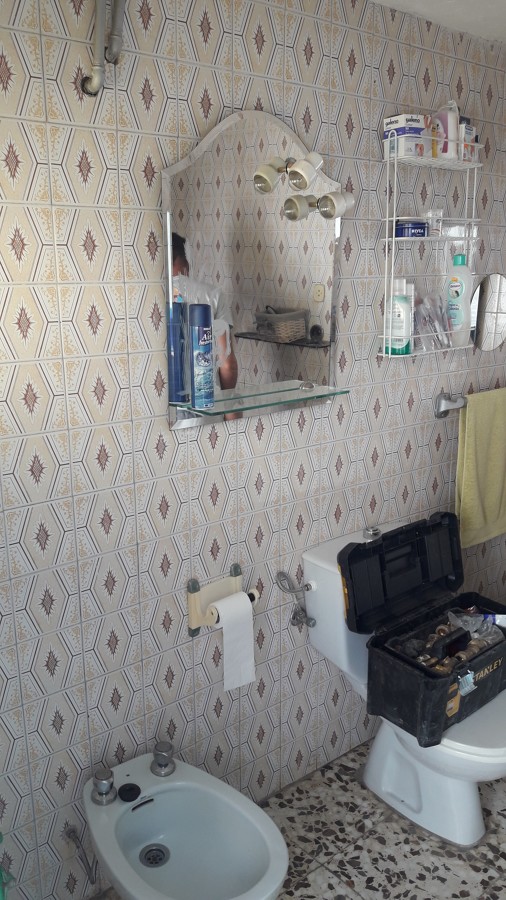 Antiguos sanitarios y azulejos