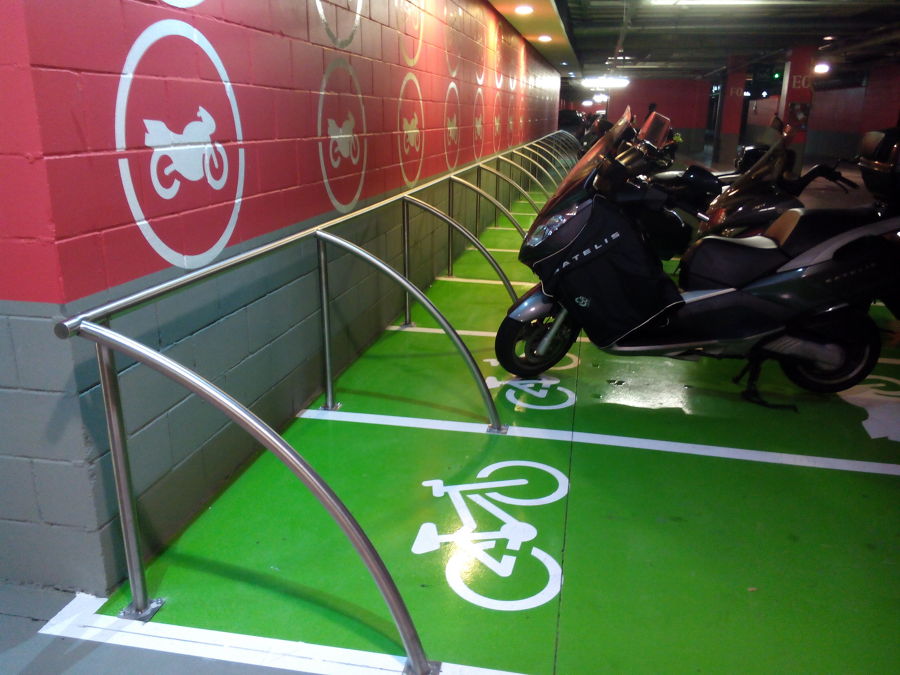 Aparcabicis-motos en Vallsur