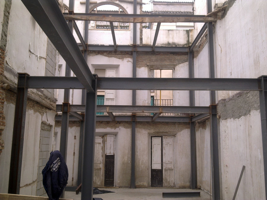 APEO DE FACHADA  MEDIANTE  ESTRUCTURA METALICA