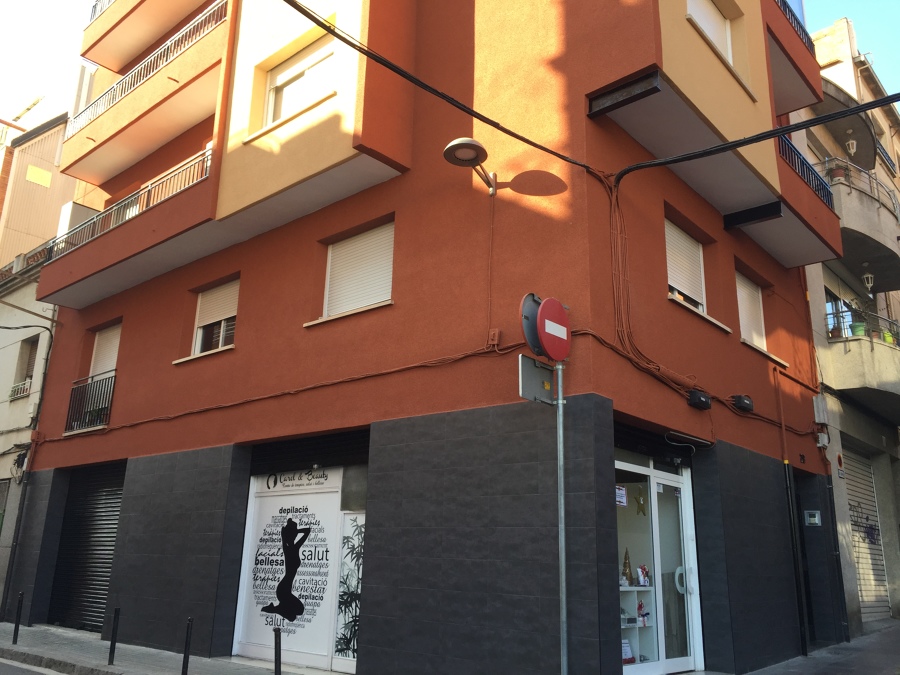 Aplacado en planta baja con gres porcelánico