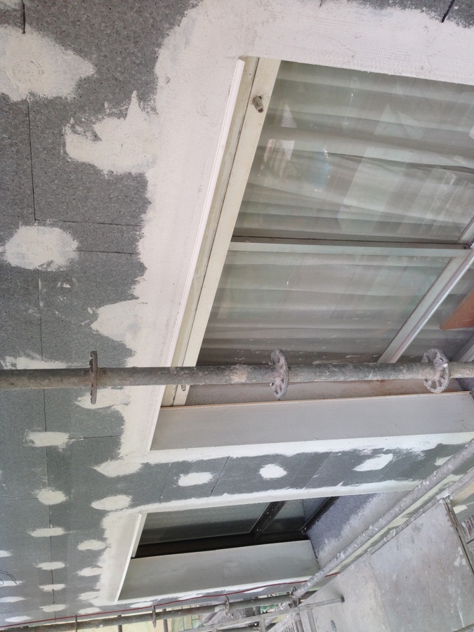 APLICACIÓN DE MORTERO TÉRMICO EN SANTANDER-TORRELAVEGA