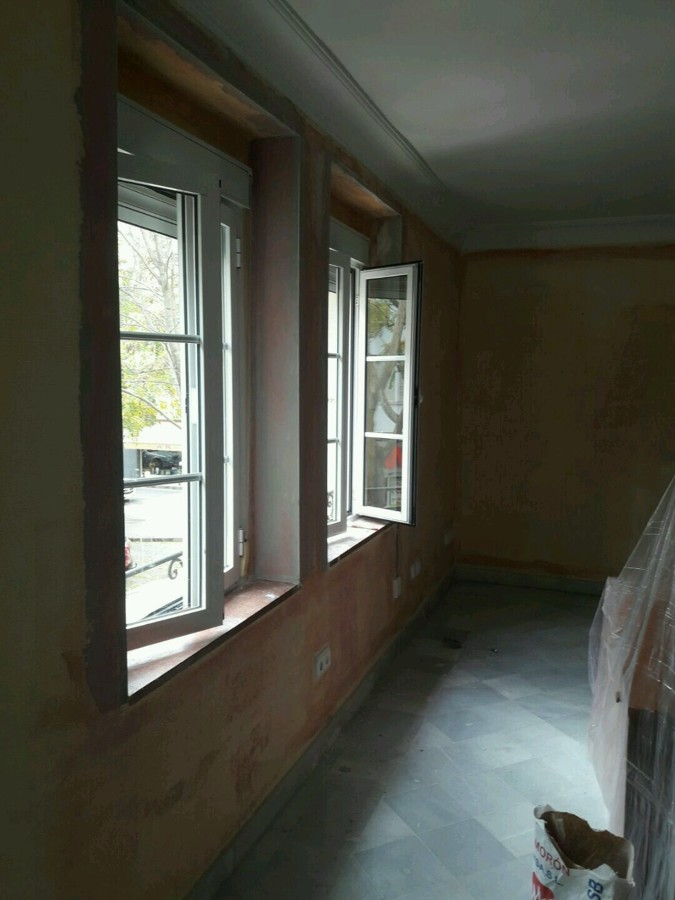 Aplicación de puente de union para la adherencia de la perlita