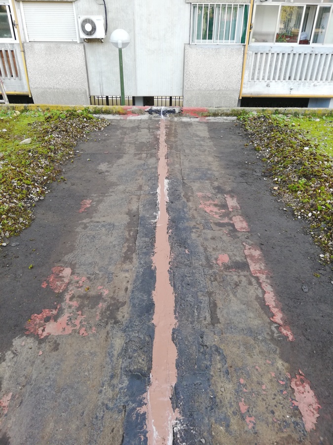 Aplicación de Silicona Sikaflex especial tejados