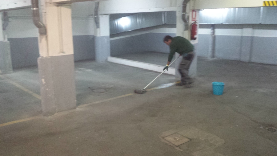 aplicando desengrasante