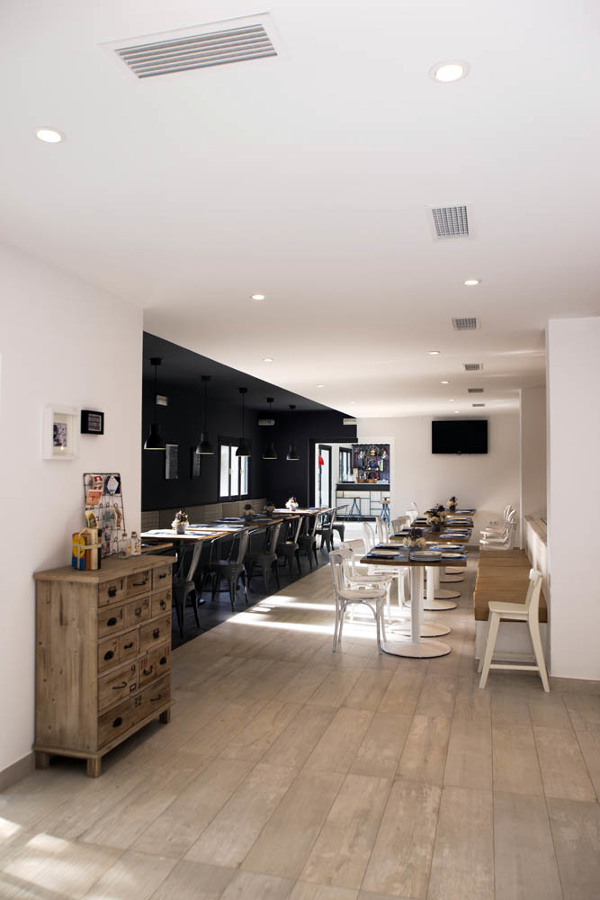 Aquarela Gastrobar&Jardín ORTHO estudio de interiorismo