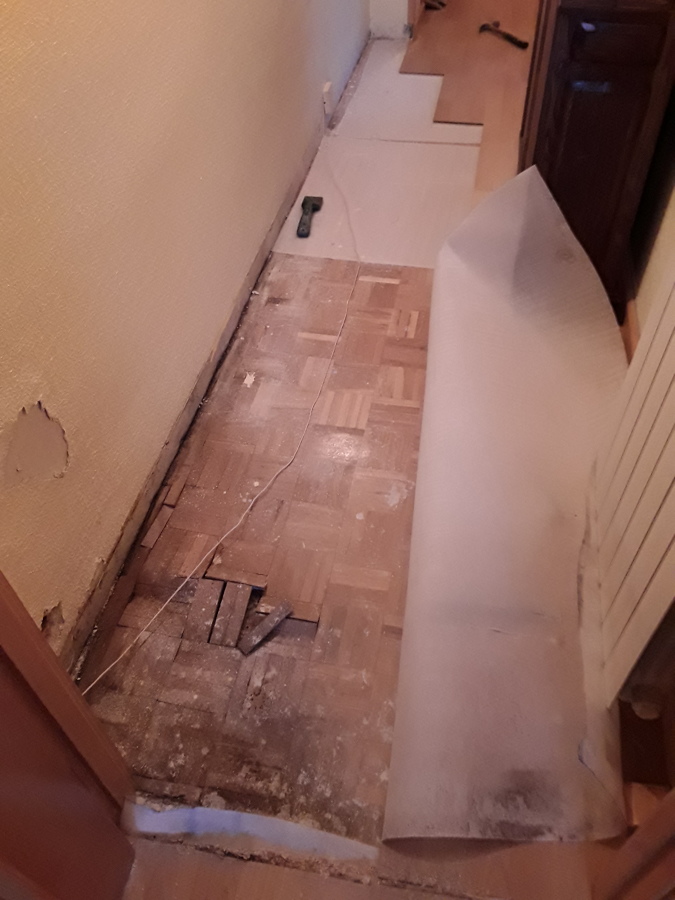 Aquí vemos lo mismo,una vez levantada la tarima