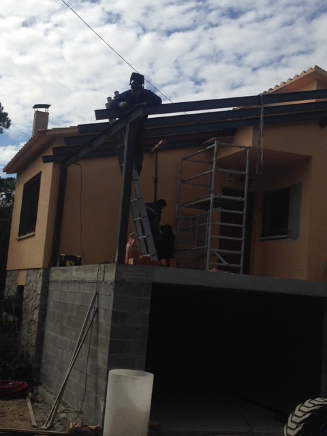 armando estructura en hierro