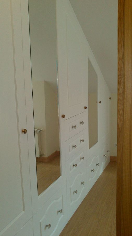 Armario abuhardillado