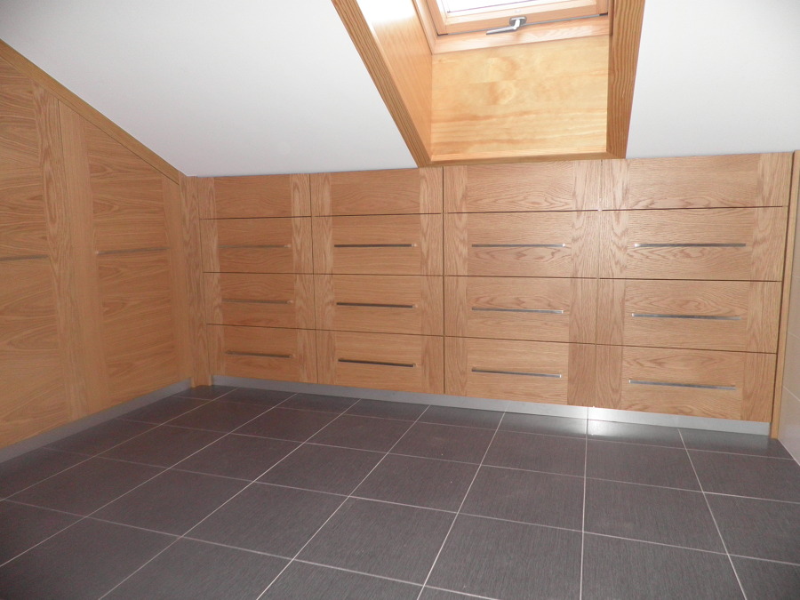 Armario bajo en ático