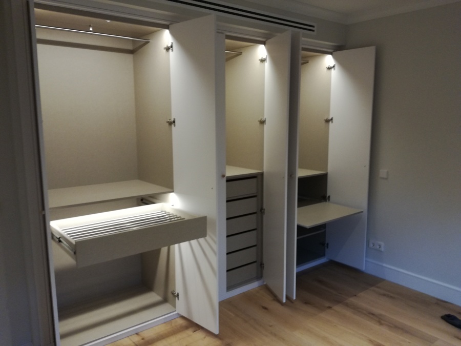 Armario con iluminacion LED