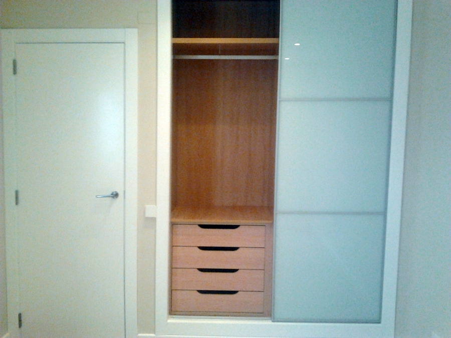 armario con puertas correderas