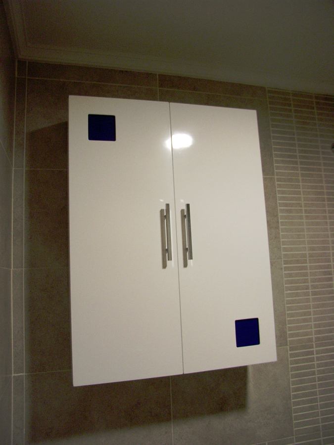 Armario de colgar con cristalitos