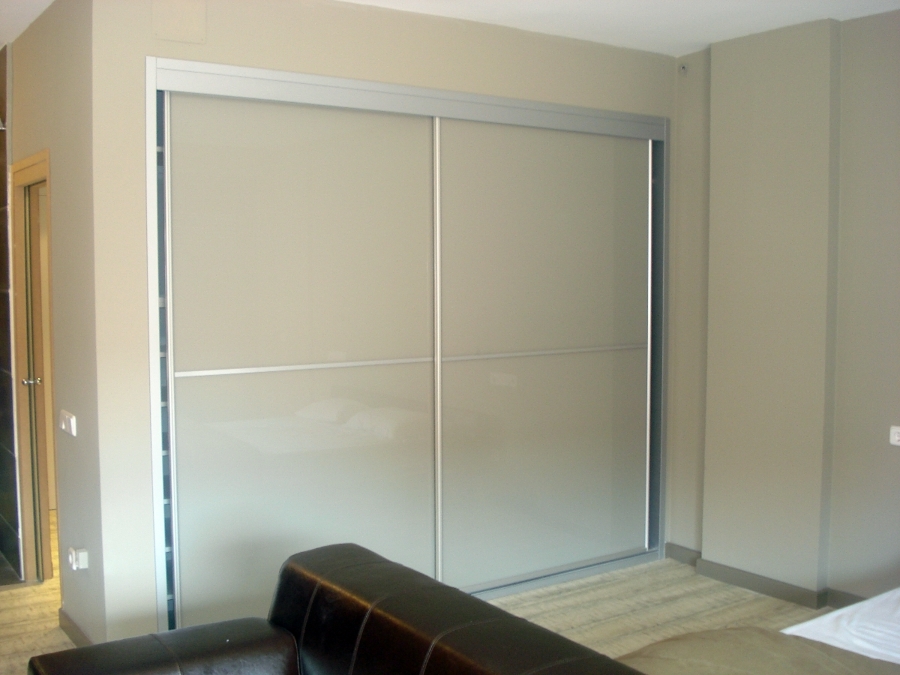 ARMARIO EMPOTRADO A MEDIDA