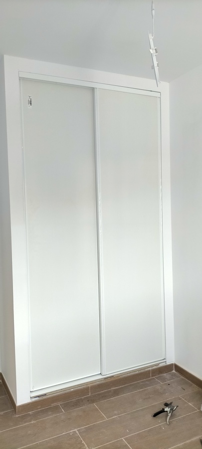 ARMARIO EMPOTRADO DE PLADUR