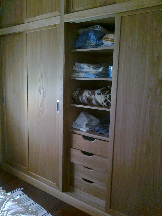 Armario empotrado en castaño