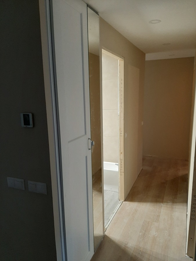 Armario Ikea empotrado pasillo