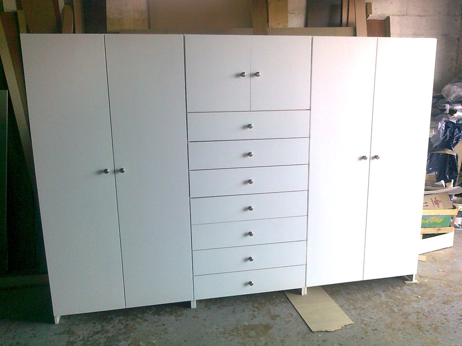 Armario lacado en blanco