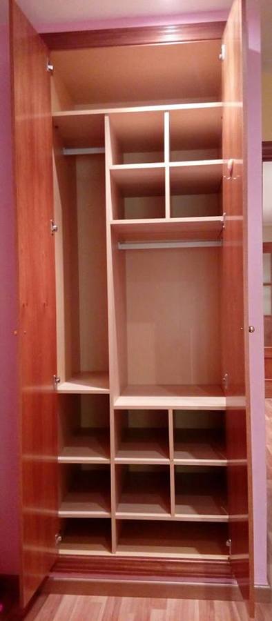 ARMARIO REVESTIDO INTERIOR.