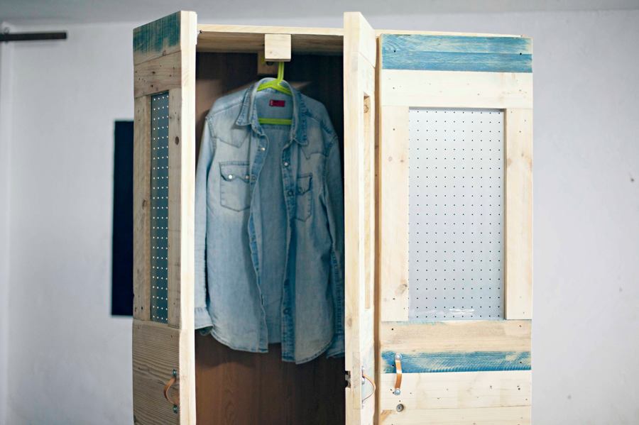 Armario ropero-escobero