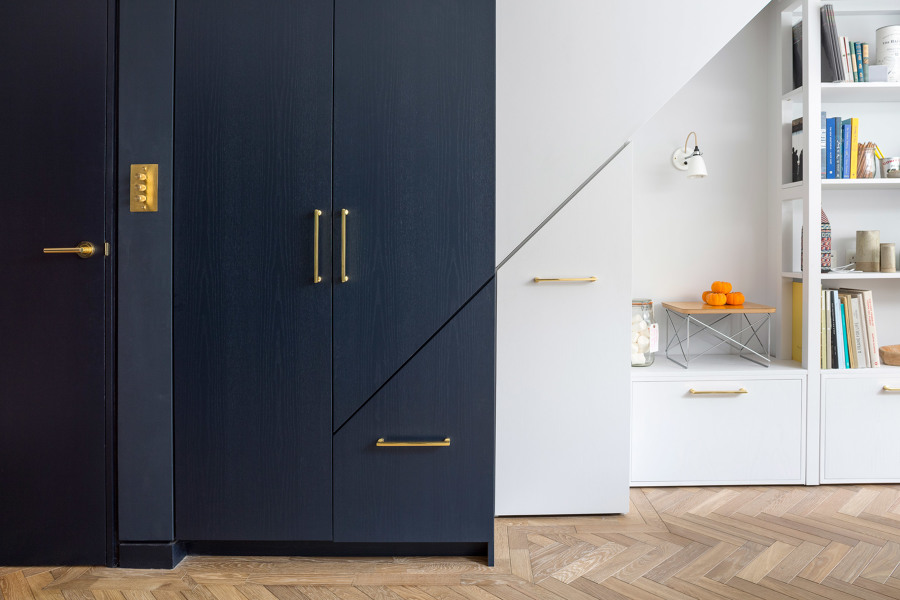 Armarios de roble negros y blancos 