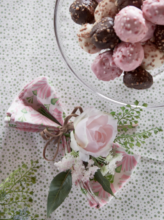 Artículos de menaje y decoración de la colección limitada INBJUDEN de IKEA: PLATOS DE VIDRIO