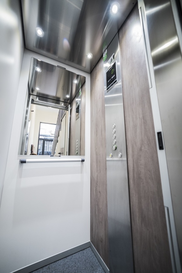 Ascensor con cabida silla ruedas