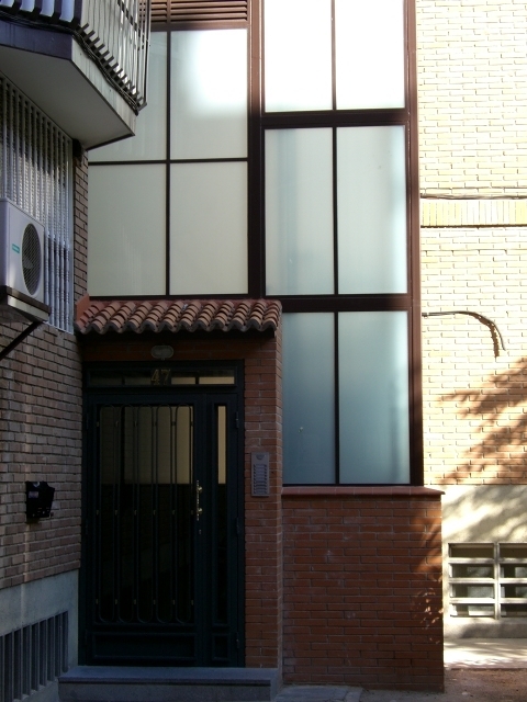 ascensor con cambio de tiro de escalera.