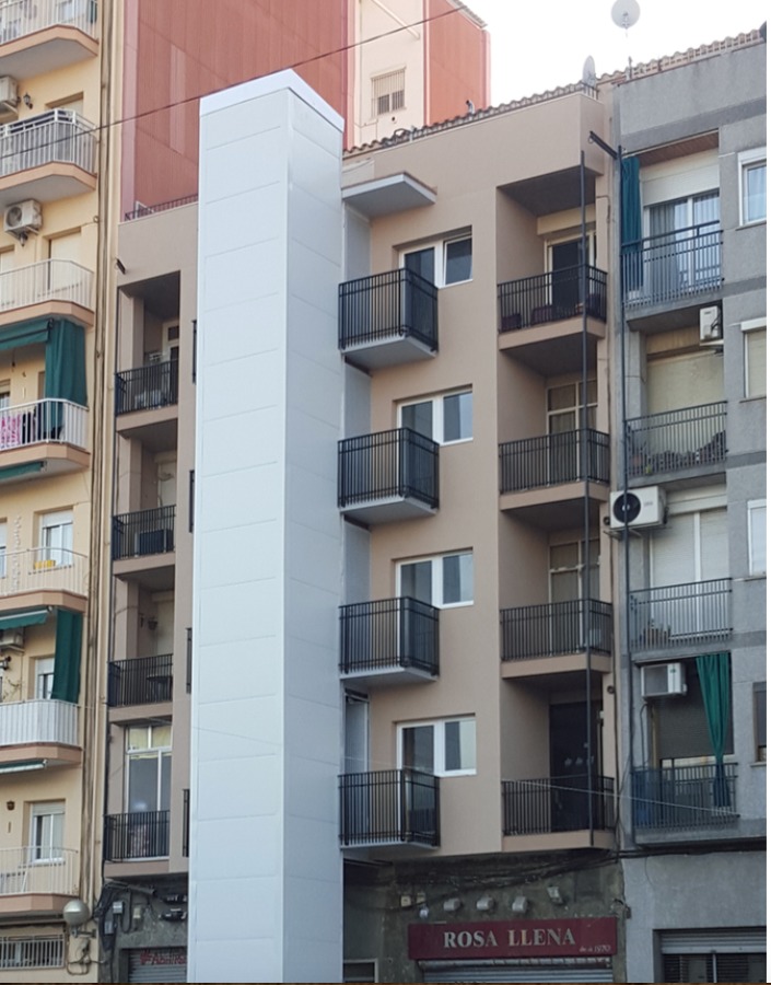 ascensor exterior en sabadell